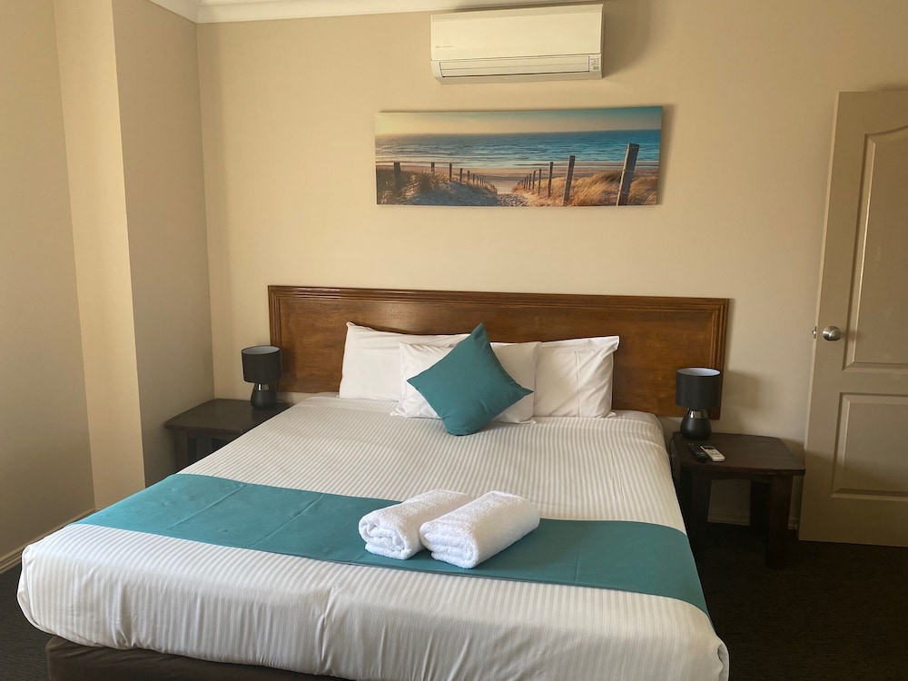 1 BEDROOM, DELUXE, APARTMENT