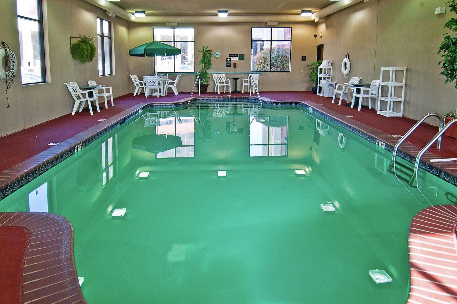 swimming pool spa