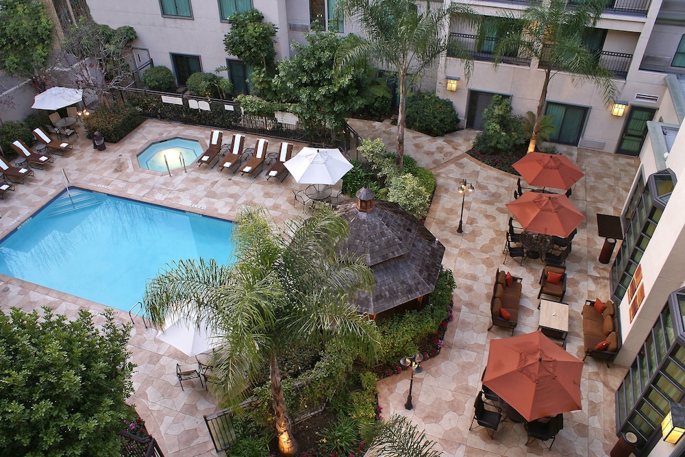 Courtyard By Marriott Old Pasadena 6/41
