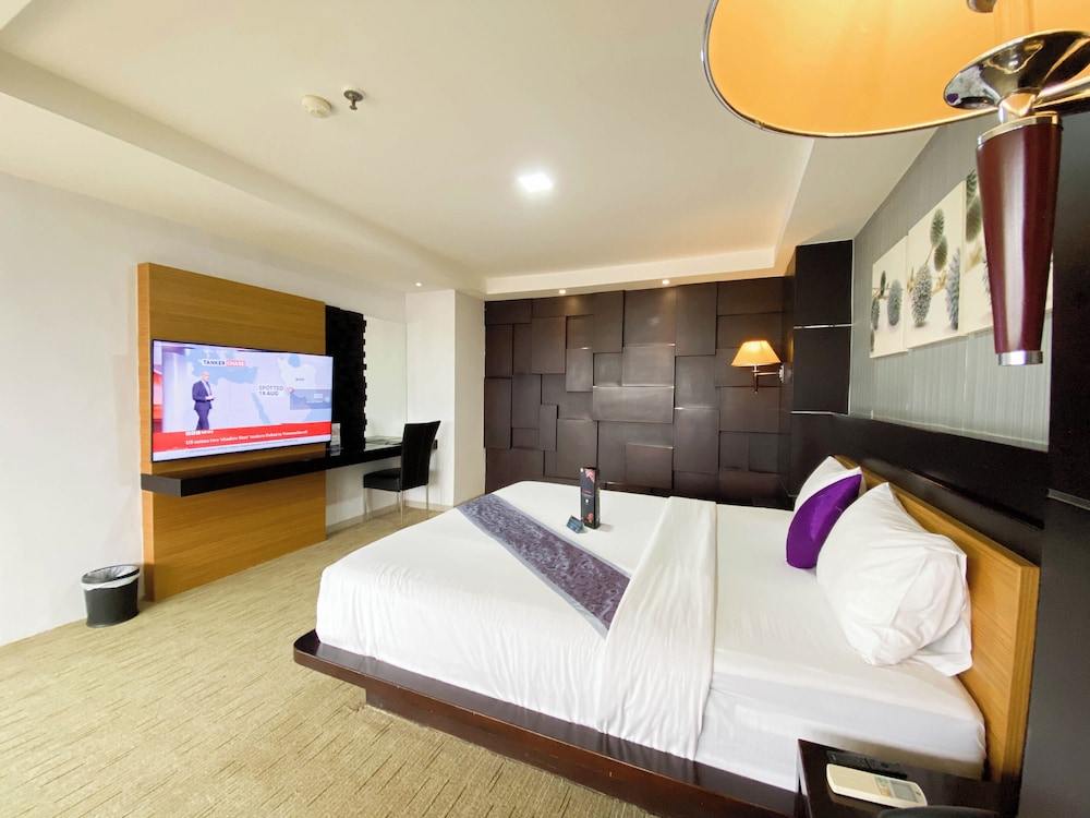 89 Hotel 30/86