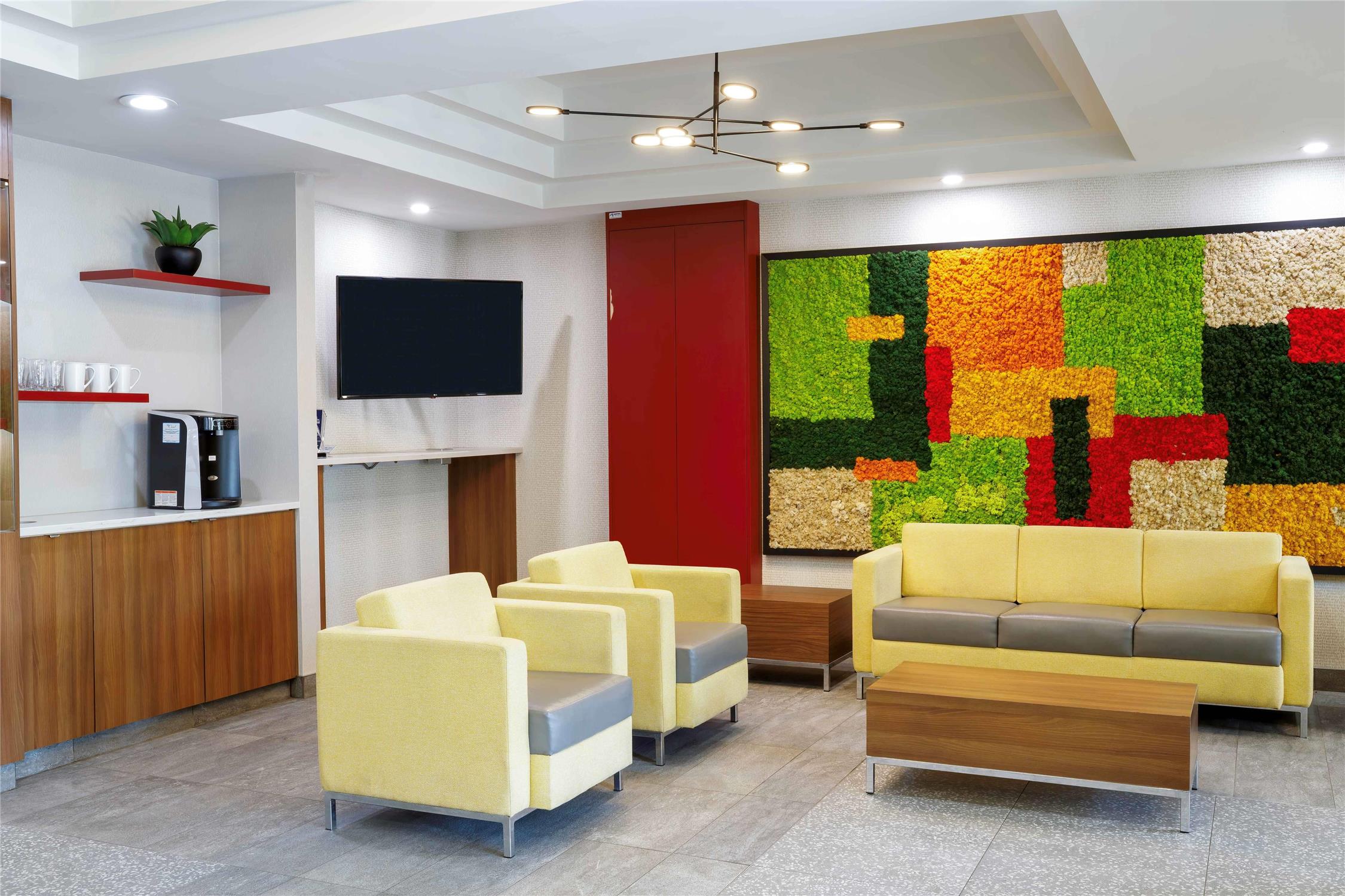 Days Inn & Suites By Wyndham Sherwood Park Edmonton 12/24