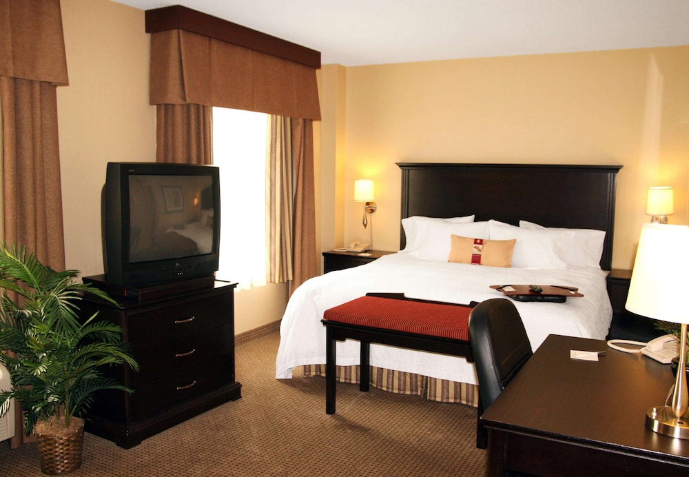 Hampton Inn and Suites by Hilton Laval 23/71