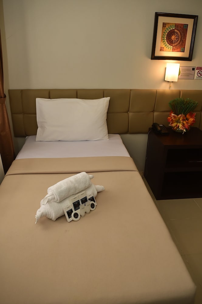 Columbus Plaza Hotel 20/55