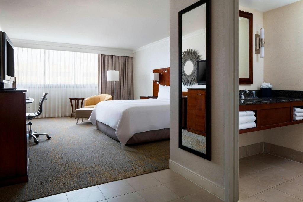 Guest Room, King Bed, Concierge Level