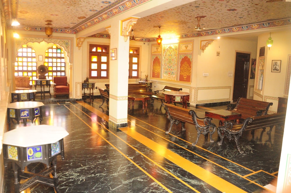 Hotel Sajjan Niwas 20/32