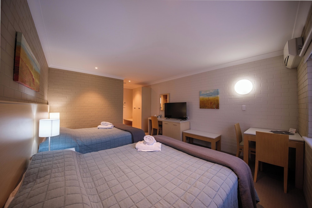 Standard, 2 Queen Beds
