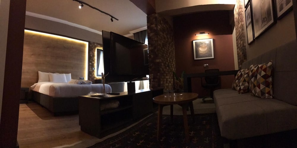 Esin Hotel 31/50