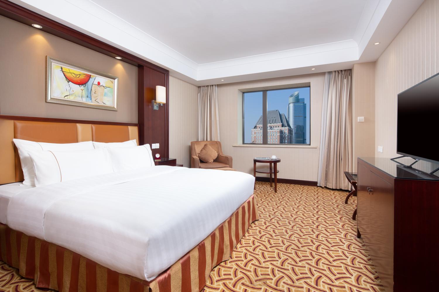 DELUXE, EXECUTIVE, SUITE
