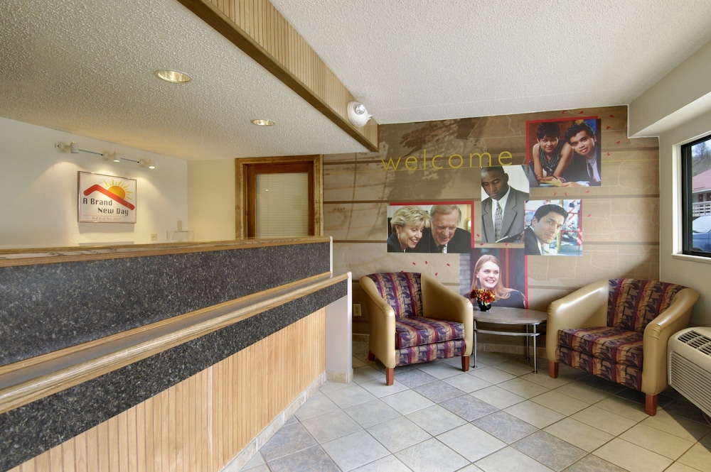 Red Roof Inn Parkersburg 4/17