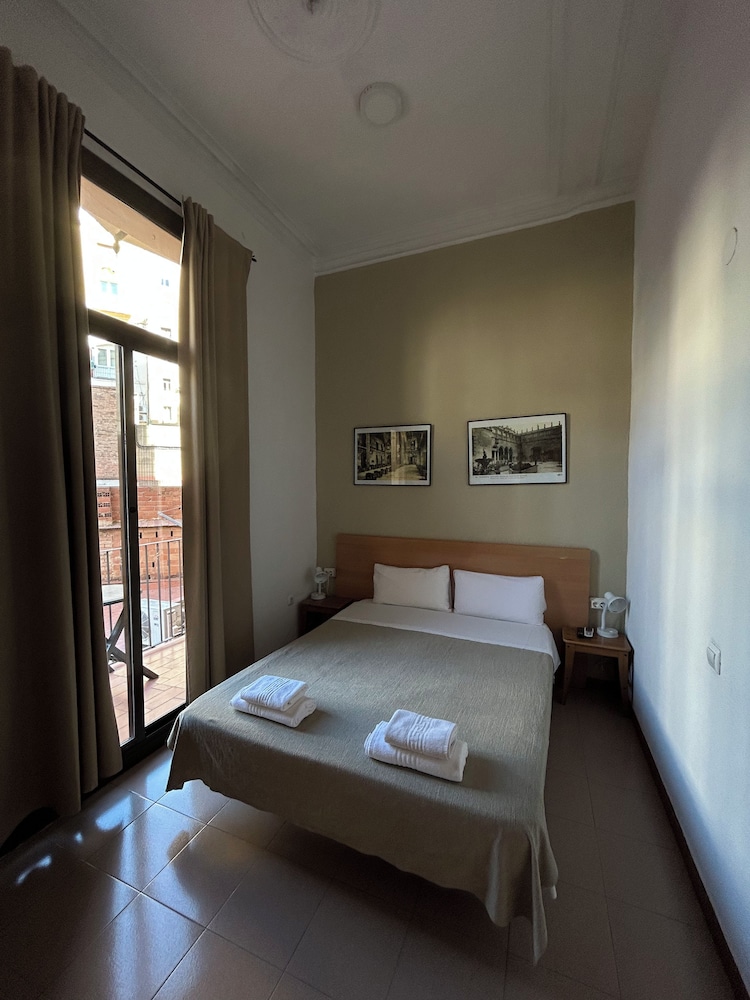 Hostal Delfos 15/49
