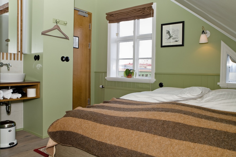 Hotel Egilsen 8/18