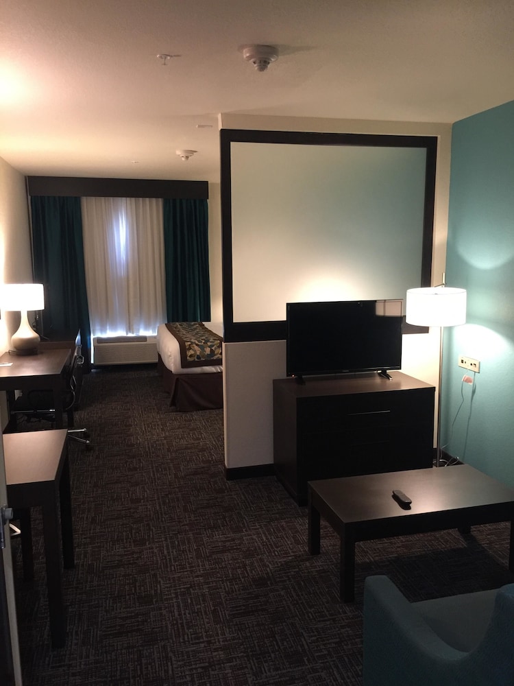 Best Western Plus Executive Residency Elk City 7/34