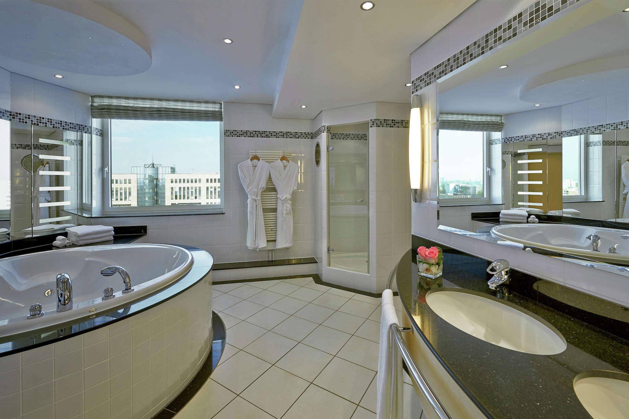 PRESIDENTIAL, SUITE