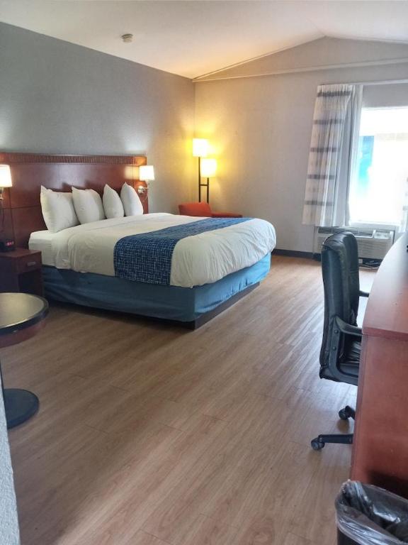Travelodge by Wyndham Petersburg 6/14