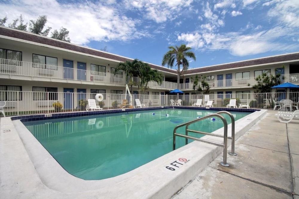 Motel6 Dania Beach, FL 50/59