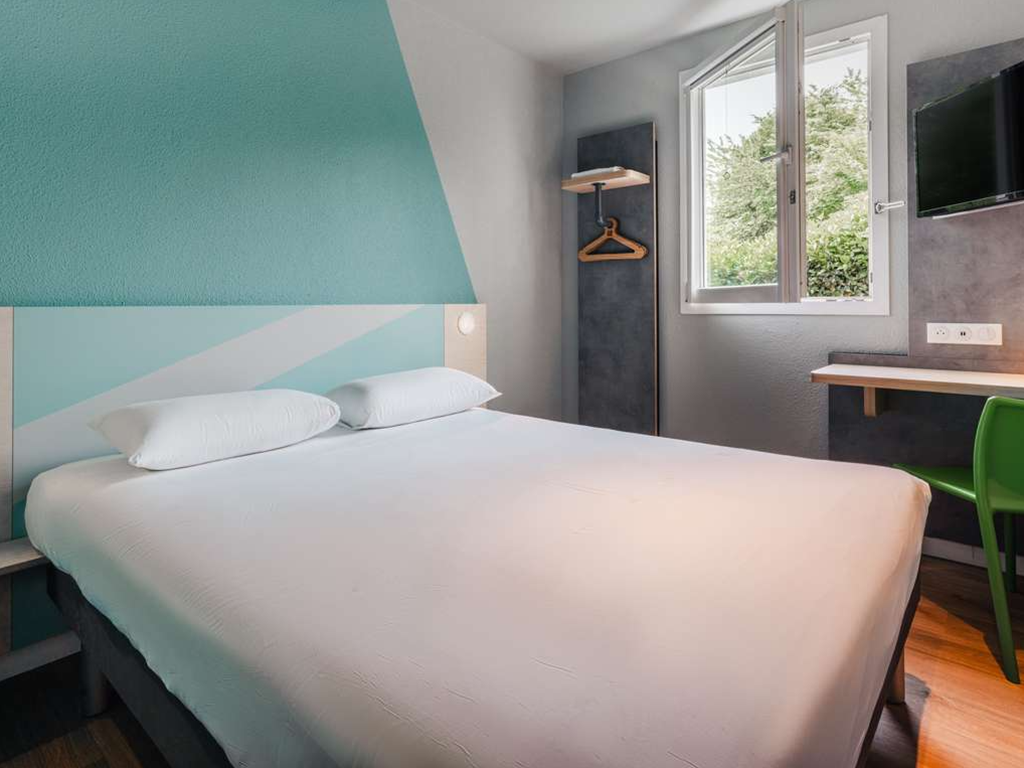 DELUXE, 2 DOUBLE BEDS, HIGH FLOOR