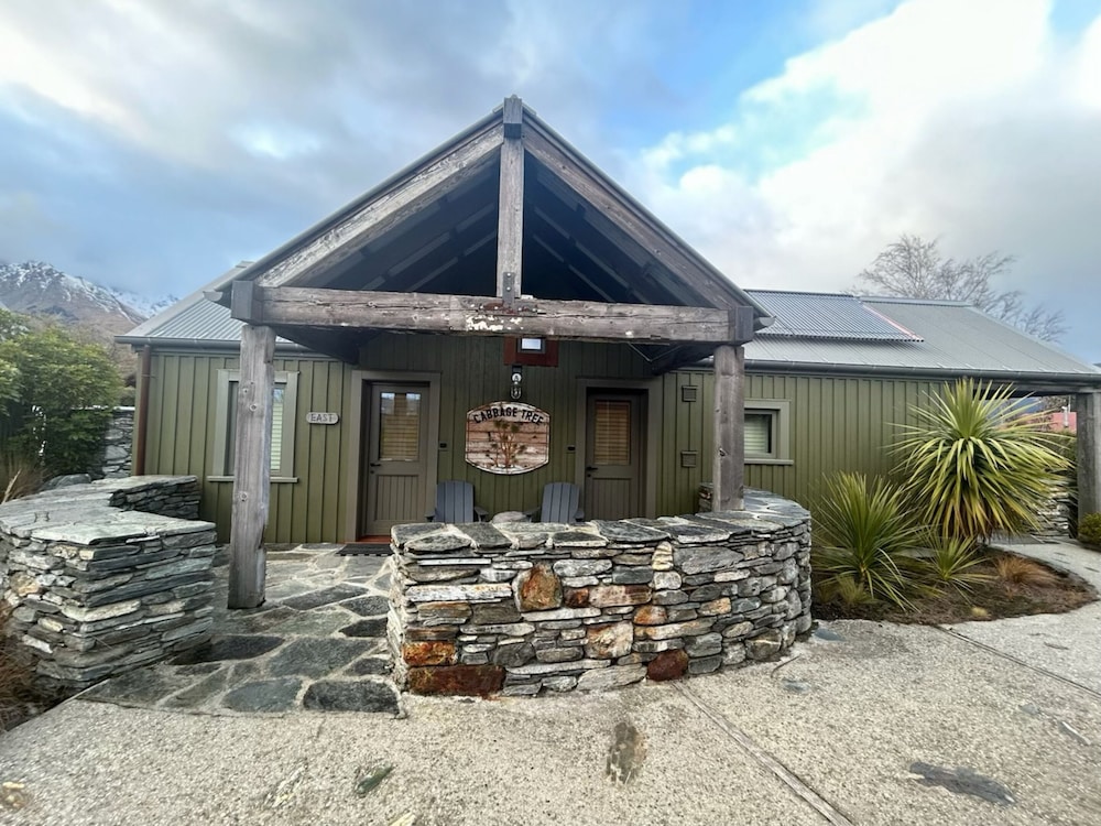 The Headwaters Eco Lodge 8/49