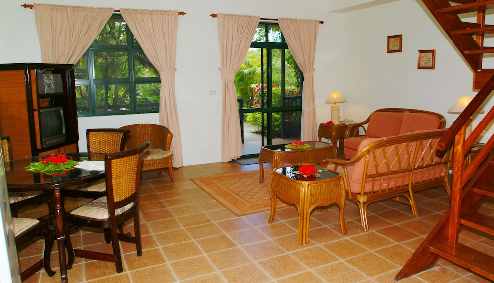 Grand West Villas 34/70