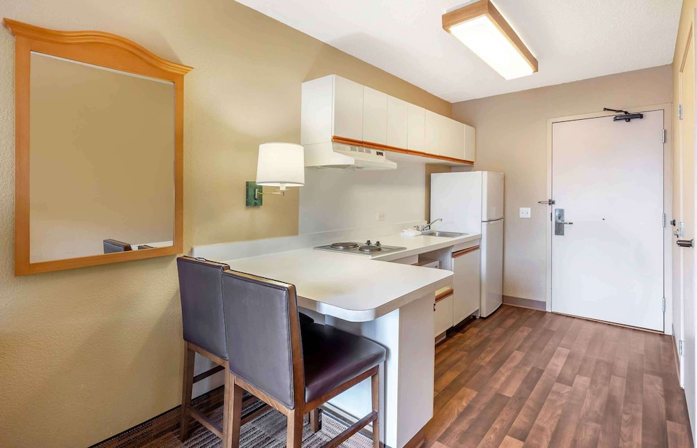 Extended Stay America - Chicago - Westmont - Oak Brook 40/44