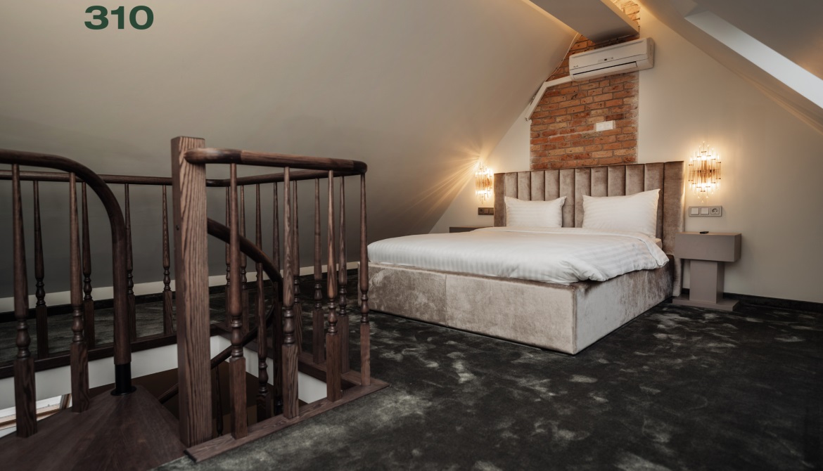 Suite, Two Story, Terrace