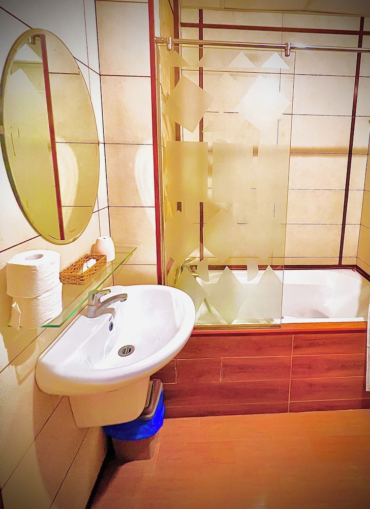 Bi Saigon Hotel 56/60