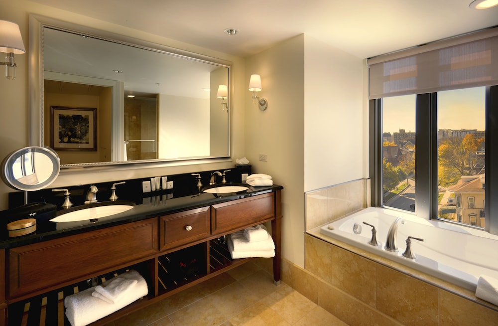 Premium, King Bed, Lake Front، The Edgewater 5/5
