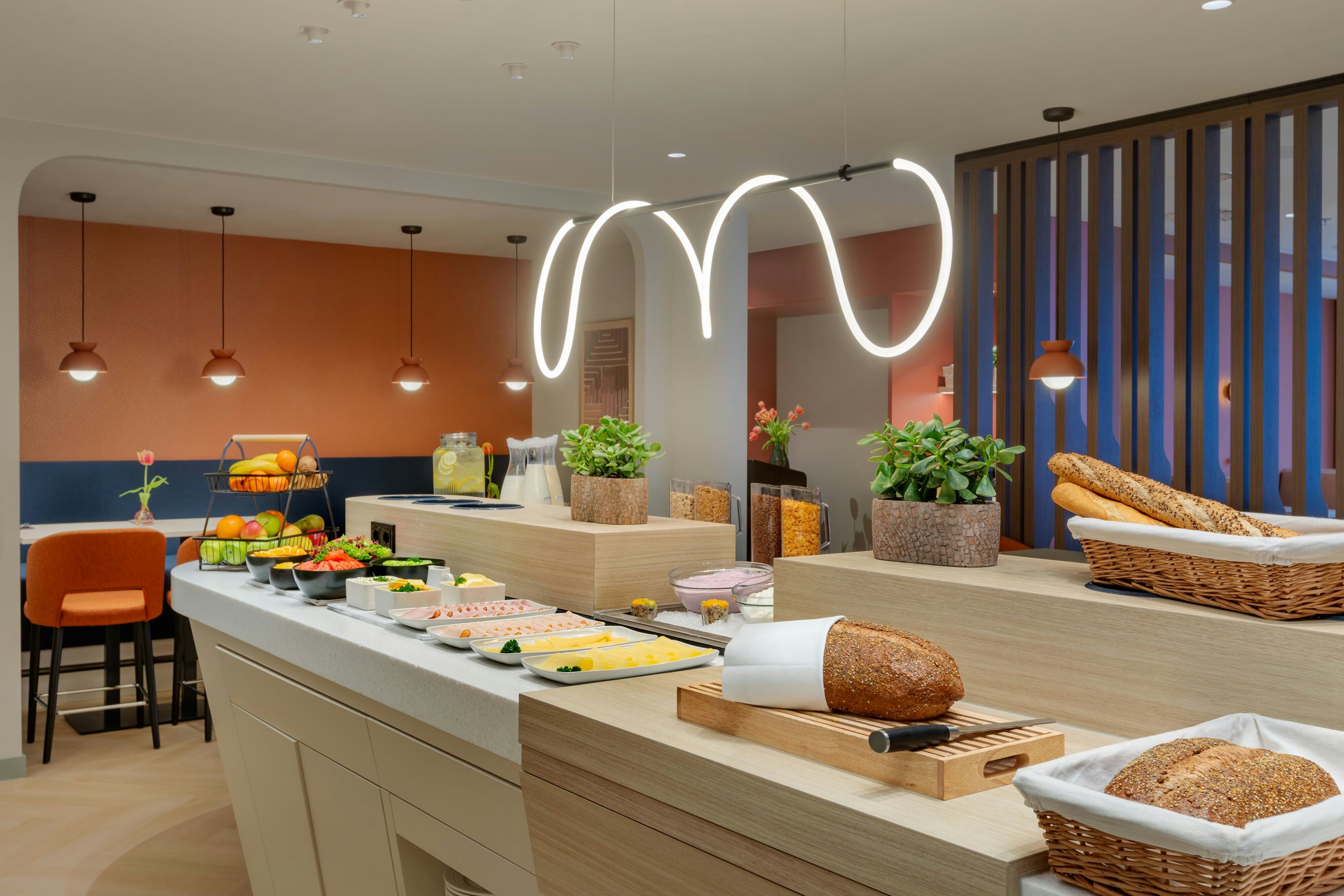 Corendon Apartments Amsterdam Schiphol Airport Hotel 7/11