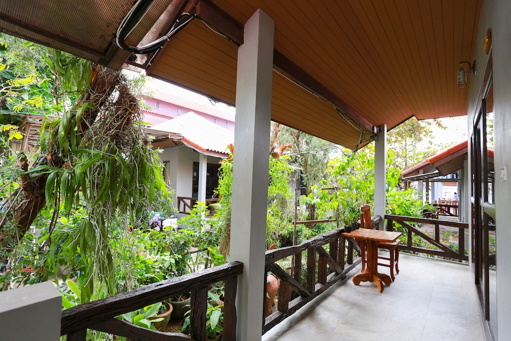 Sang Aroon Bungalow 4/43