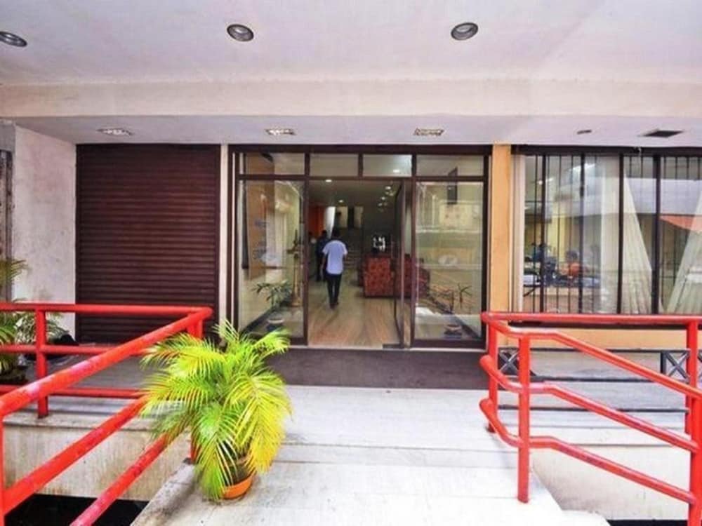 Hotel Srinivas 3/65