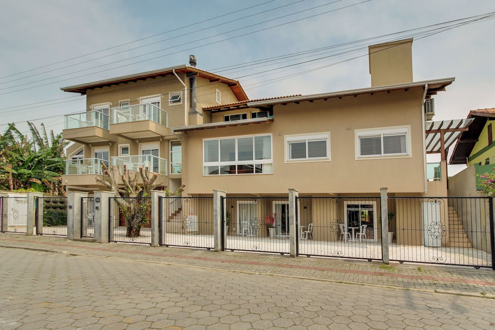 Residencial Casa Flora 1/50