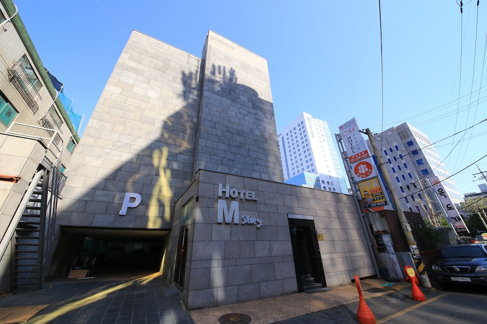 Hotel M Story 3/44