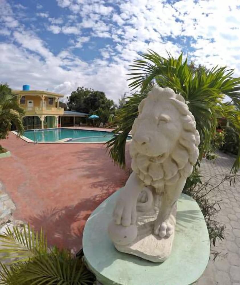 La Cayenna Hôtel Et Restaurant 33/39