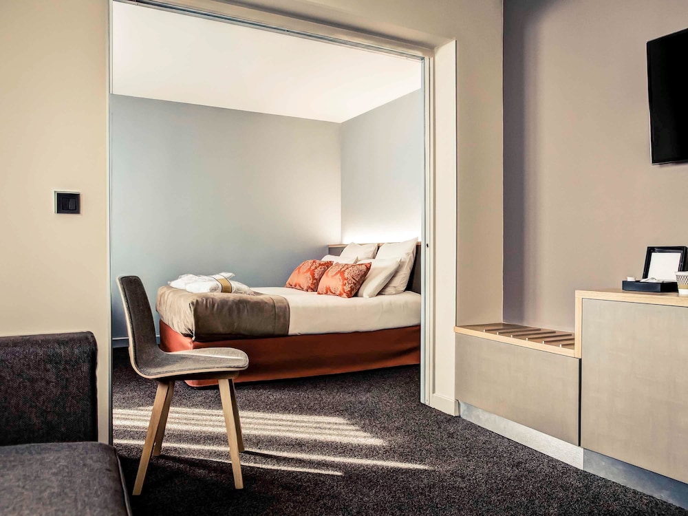 MERCURE LYON CHARBONNIERES 28/50