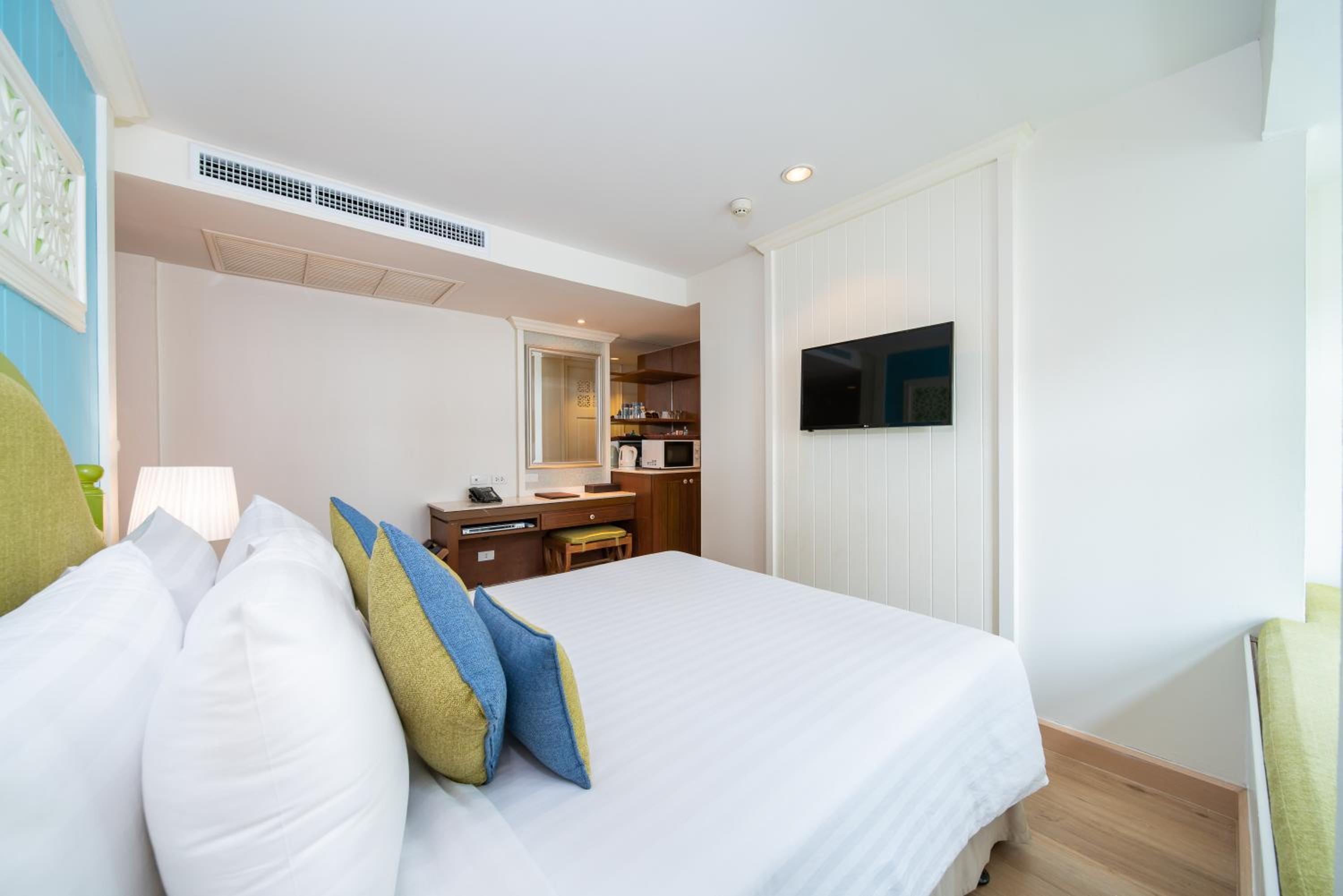 PREMIER ROOM