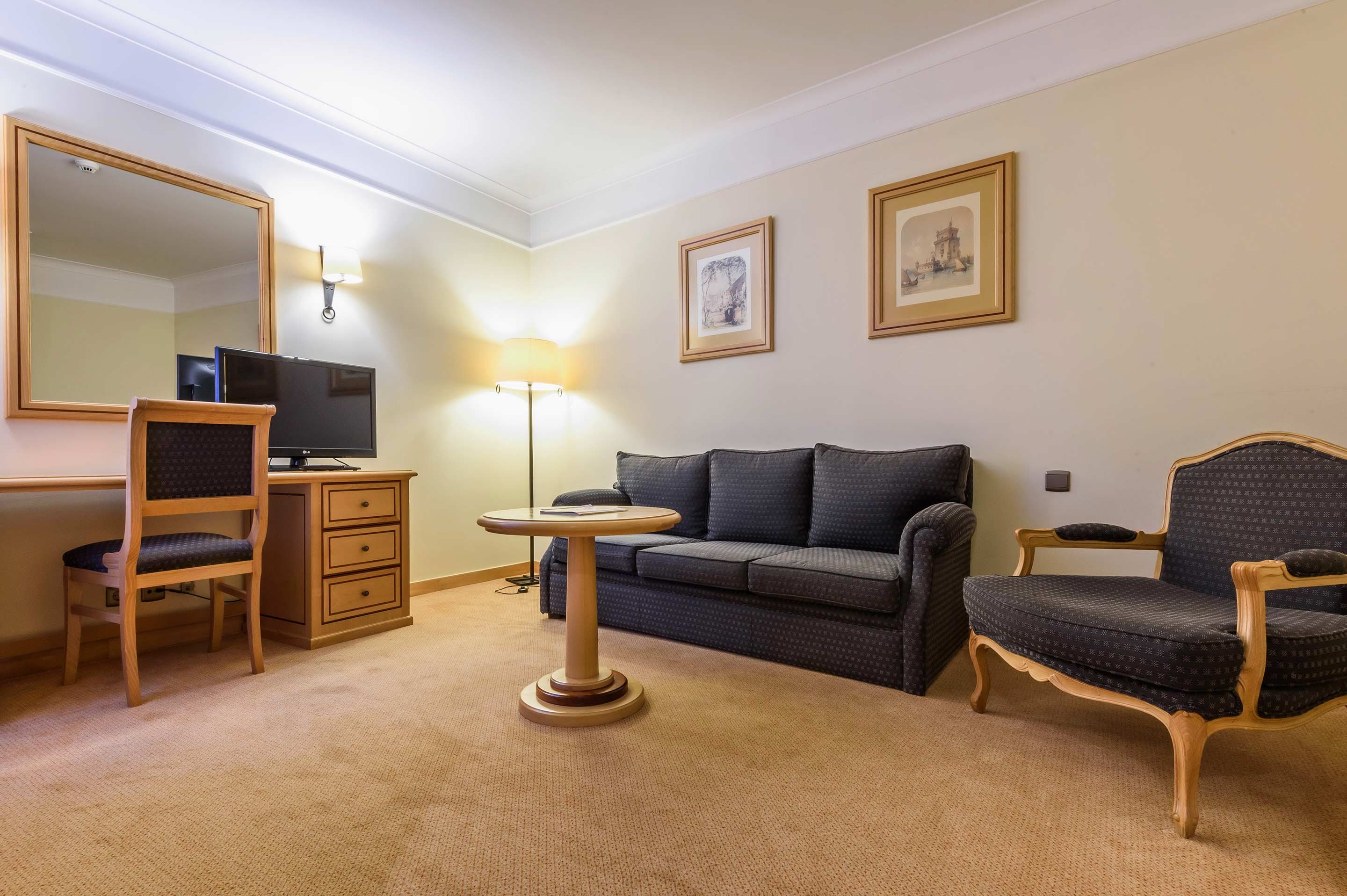 Hotel Real Palacio 55/76