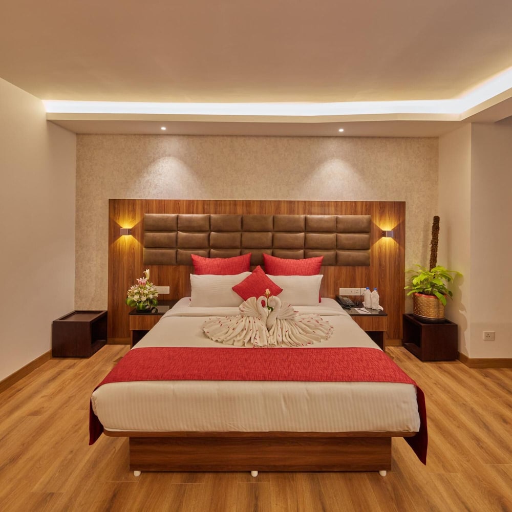 Shivas Galaxy Hotel 8/41