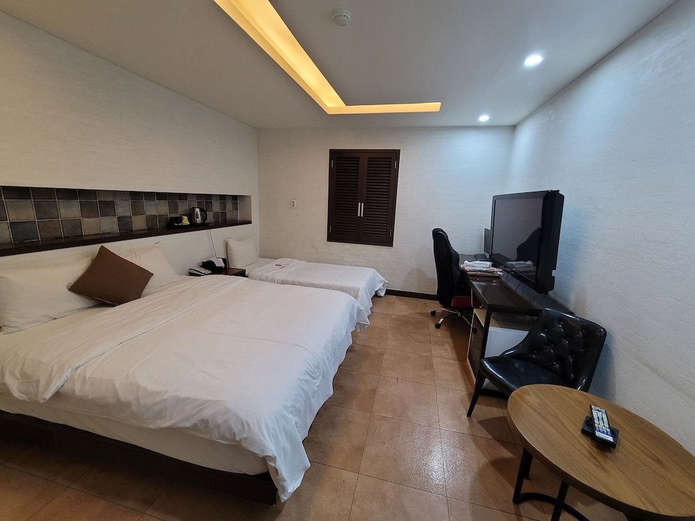 STANDARD, MULTIPLE BEDS