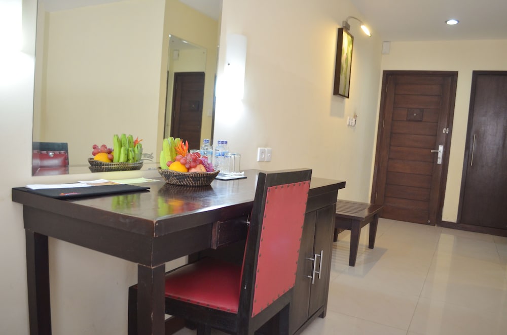 Nirmala Hotel And Convention Centre 54/66