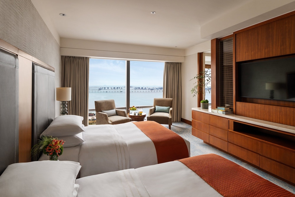 DELUXE, TWIN BEDS, BAY VIEW