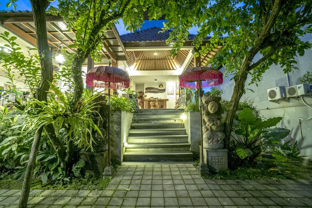 Gita Maha Hotel 40/44