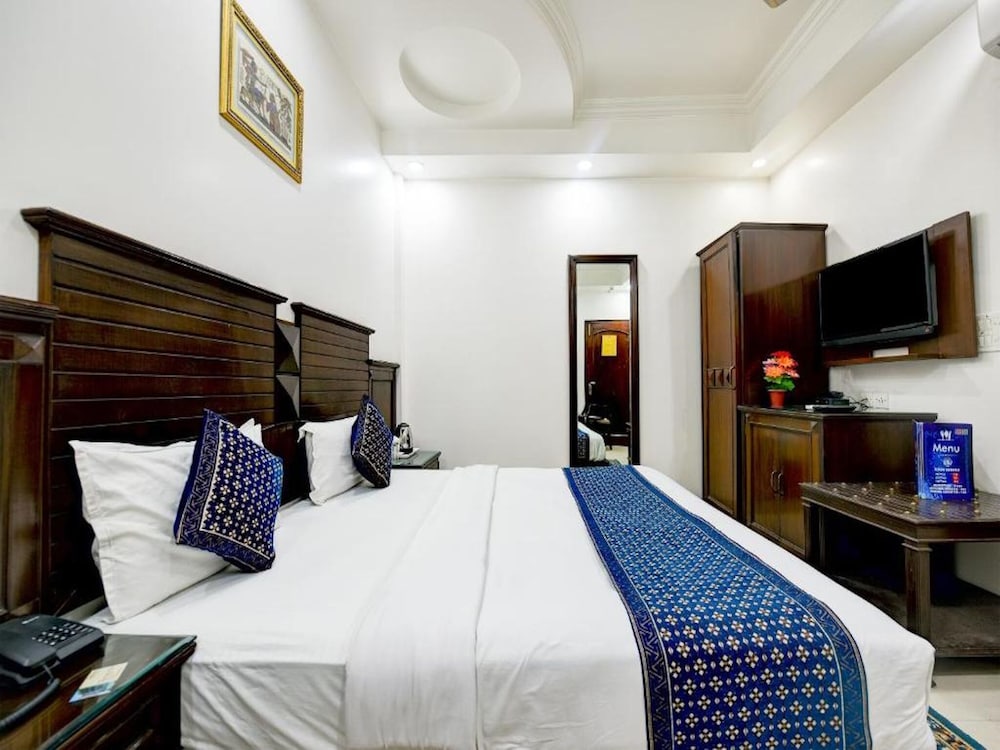 DELUXE, DOUBLE BED