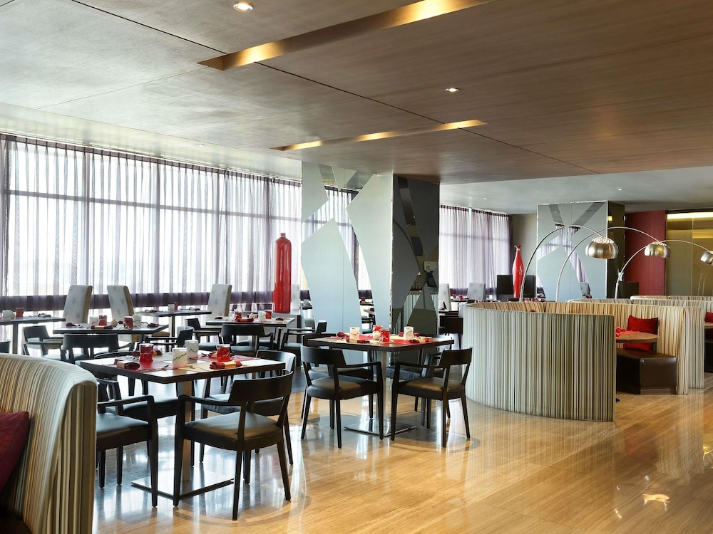 Novotel Jakarta Gajah Mada 38/49