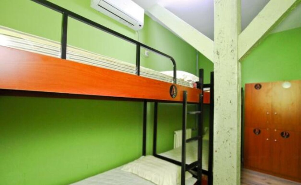 Meet Int'l Youth Hostel Zhejiang Rd 3/18