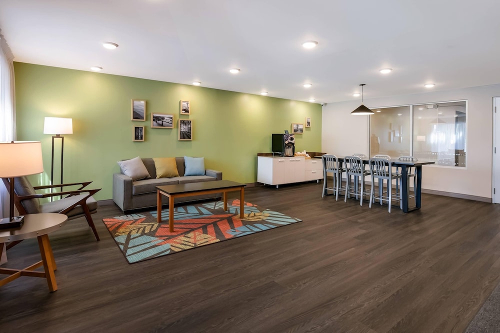 WoodSpring Suites Knoxville West 33/45