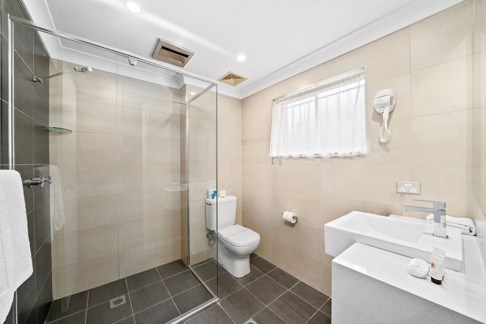 WM Hotel Bankstown 12/56