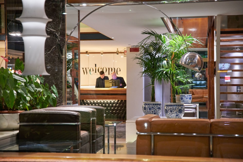 Hotel Plaza 6/47