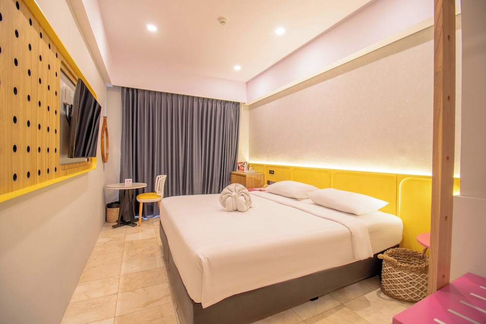 Koa D Surfer Hotel 18/50