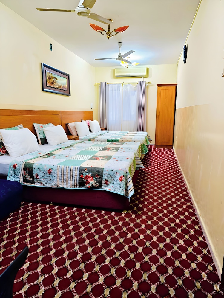 Al Ahrar Hotel 11/34