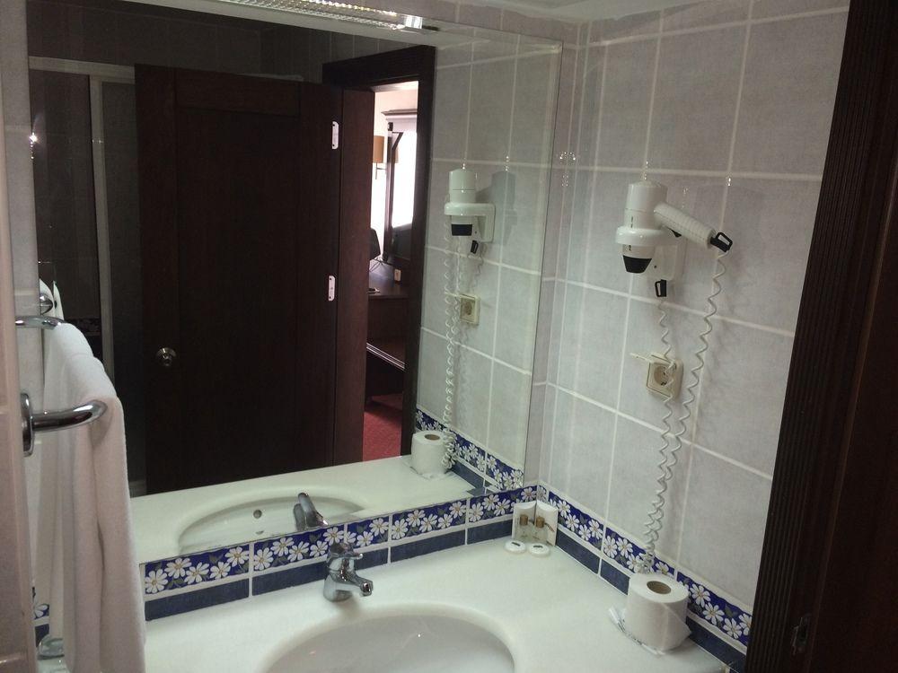 Room, Double Bed