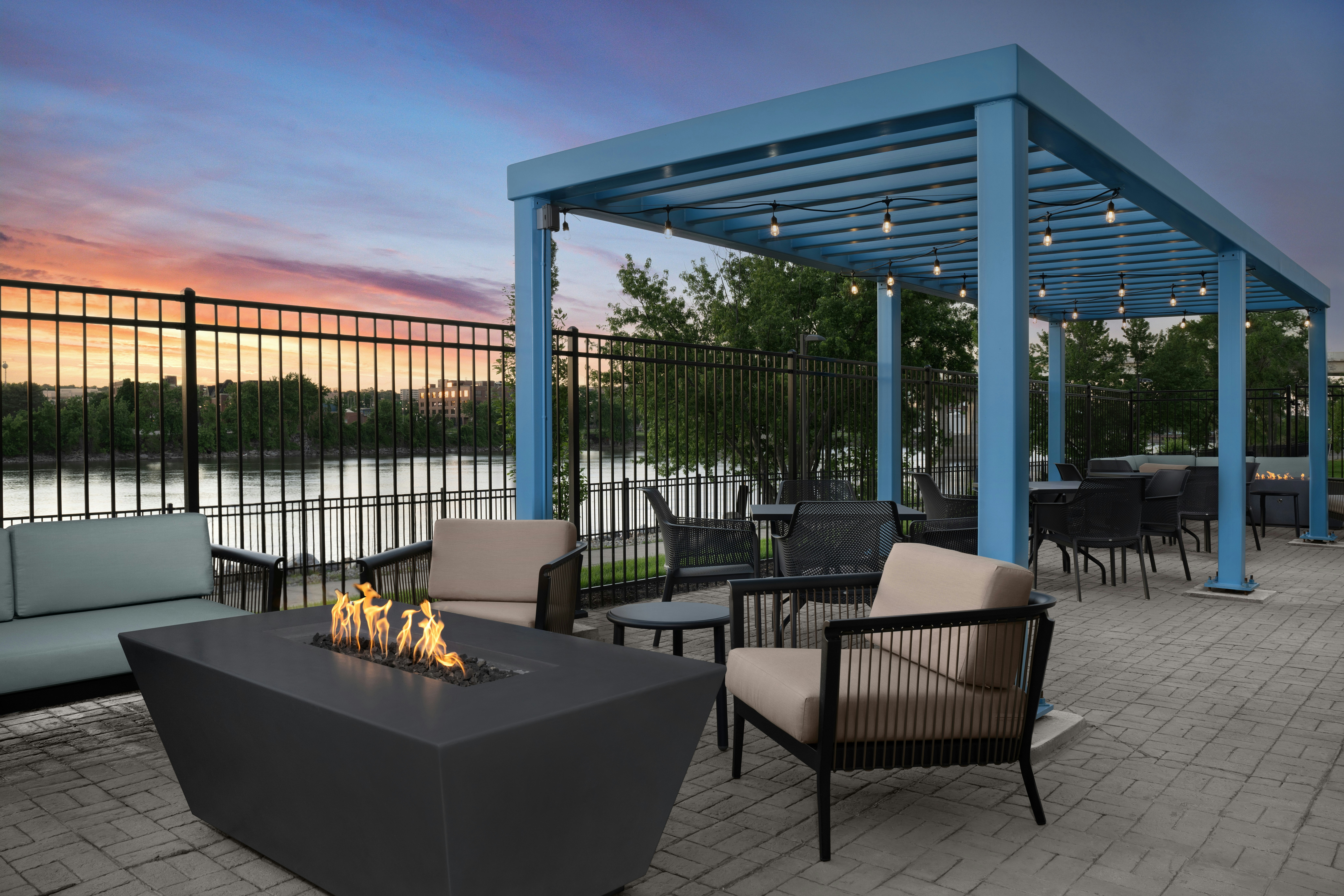 Hampton Inn by Hilton East Peoria 18/22